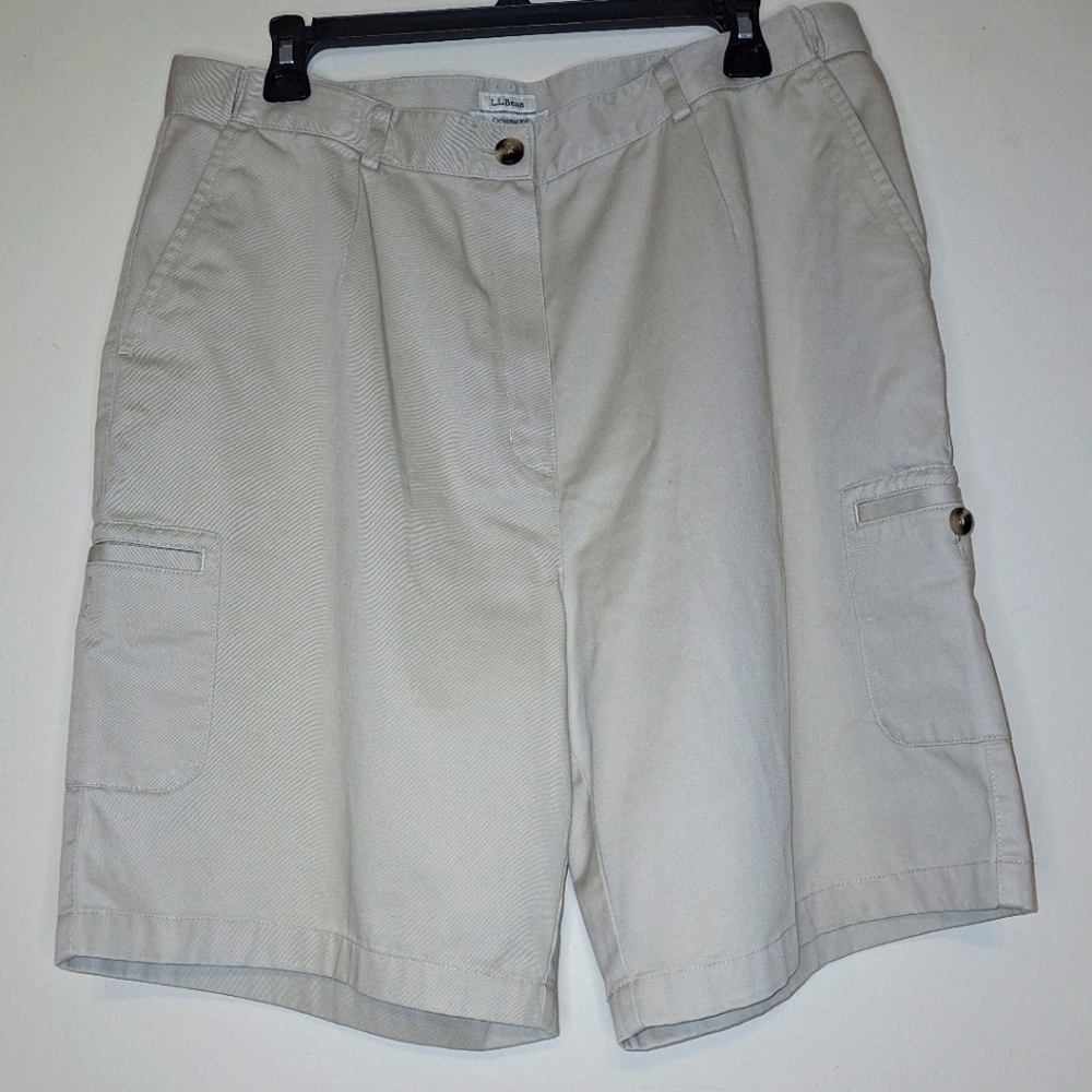 A pair of LL Bean ladies shorts in a size 16. They're pre-loved in great shape.